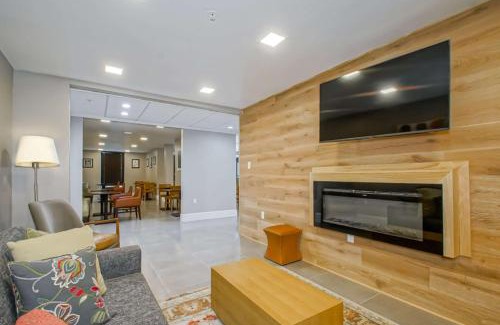 Read Boulevard East Hotel | Family-Friendly Stay at Country Inn & Suites New Orleans