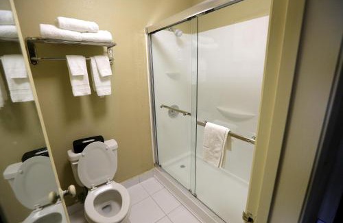 Toddville Road Hotel | Family-Friendly Getaway at Country Inn & Suites Charlotte