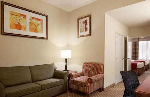 Crestview Hotel | Comfortable Stay at Country Inn & Suites, Crestview, FL