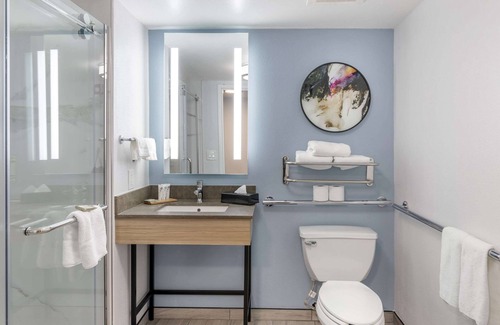 Savannah Hotel | Cozy Stay at Country Inn & Suites Near Savannah Airport
