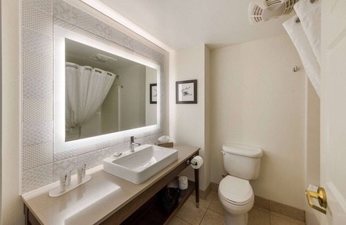 Findlay Hotel | Discover Comfort at Country Inn & Suites, Findlay, OH