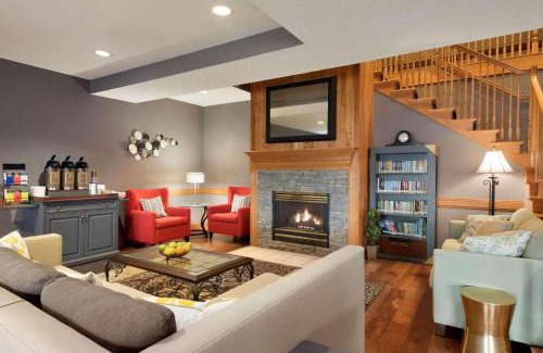 Shakopee Hotel | Pet-Friendly AmeriVu Inn & Suites with Pool Access