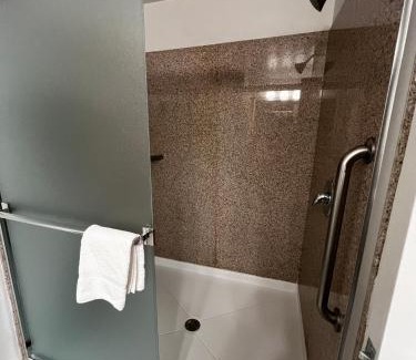 Concord Hotel | Welcoming Country Inn & Suites in Concord, NC with Breakfast