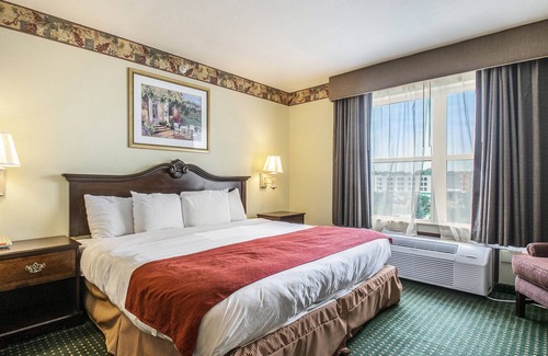 Elkhart Hotel | Welcoming Country Inn & Suites by Radisson, Elkhart North