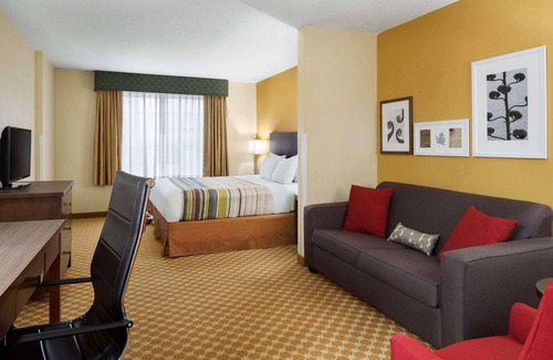 Manteno Hotel | Inviting Country Inn & Suites with Pool and Breakfast