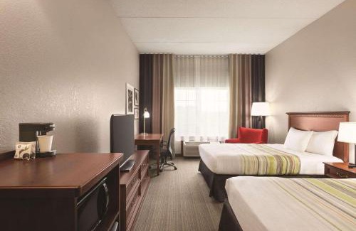 Willmar Hotel | Discover Comfort at Country Inn & Suites, Willmar, MN