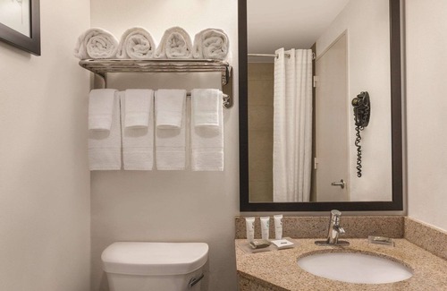 Woodbury Hotel | Cozy Retreat at Country Inn & Suites in Woodbury, MN