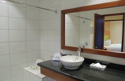Ciudad Cariari Hotel | Relaxing Getaway at Country Inn & Suites, San Jose Aeropuerto