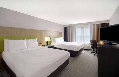 Mount Saint Joseph Hotel | Discover Comfort at Country Inn & Suites, Cincinnati Airport