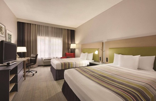 Raisin Hotel | Inviting Retreat at Country Inn & Suites Fresno North