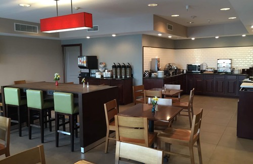 Lima Hotel | Comfortable Stay at Country Inn & Suites, Lima, OH