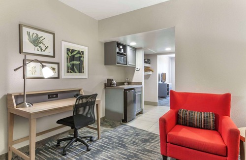 Superstition Springs Hotel | Relaxing Retreat at Country Inn & Suites, Mesa, AZ
