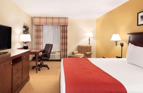 Cedar Rapids - Iowa City Hotel | Comfortable Getaway at Country Inn & Suites, Cedar Rapids