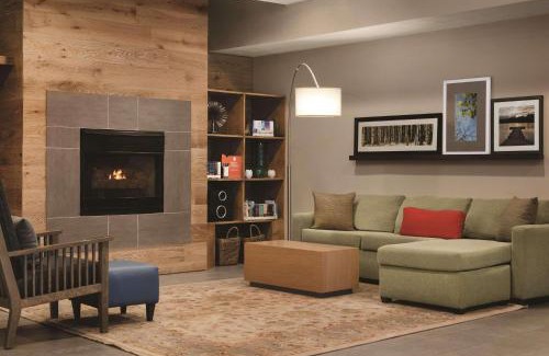 Southport Hotel | Relaxing Getaway at Country Inn & Suites, Indianapolis South
