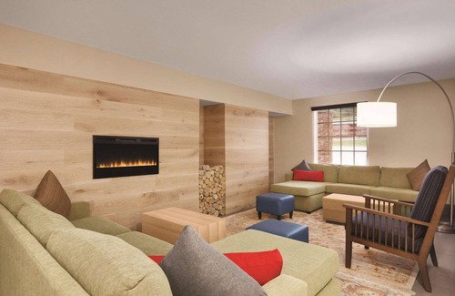 Gatlinburg - Pigeon Forge Hotel | Explore Country Inn & Suites: Family-Friendly Comfort in TN
