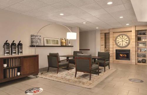 Gypsum Hotel | Relax at Country Inn & Suites with Pool and Family Fun