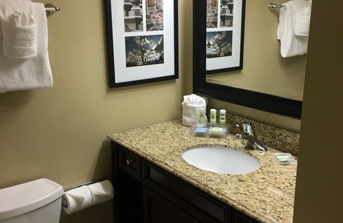 Port Orange Hotel | Guest Favorite: Country Inn & Suites, Port Orange-Daytona