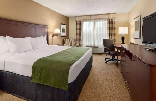Stevens Point Hotel | Discover Country Inn & Suites: Family-Friendly Getaway