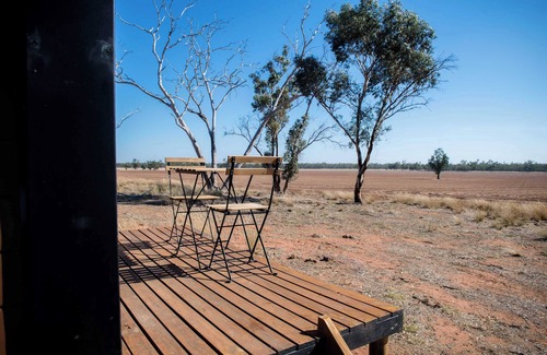 Tullamore House | Inviting Country Living Getaway with Family Amenities