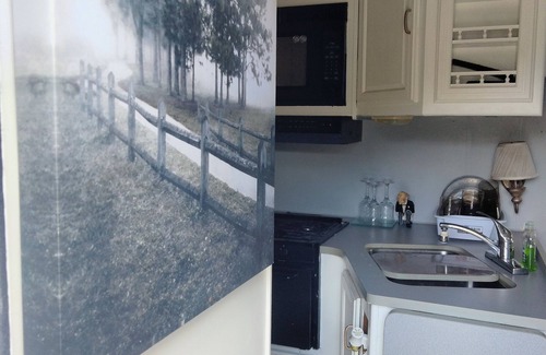 Paisley House | Relaxing Country Living RV Stay with Ocean View & Spa