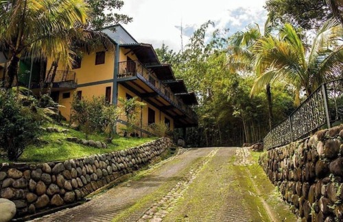 Villavicencio House | Cozy Country Lodging in Aguas Claras with Pool Access