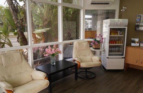 Singleton Hotel | Inviting Country Motor Inn with Pool & Family-Friendly Dining