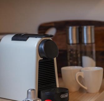 Onerahi House | Idyllic Country Nirvana with Fireplace & Hot Tub Amenities