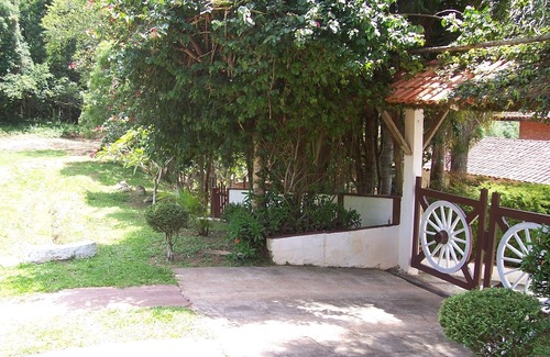 Ibiuna Cottage | Relaxing Country Pool Retreat for Your Getaway