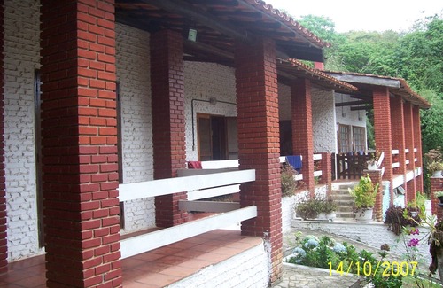 Ibiuna Cottage | Relaxing Country Pool Retreat for Your Getaway