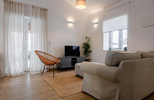 Alferrarede House | Family-Friendly Country Pool House with Oceanfront Views