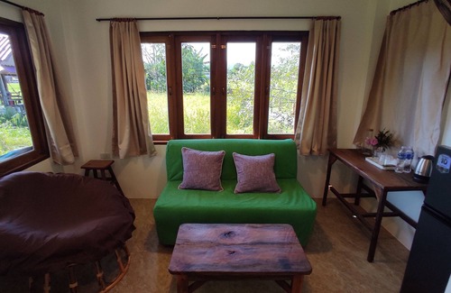 Huai Sai Hotel | Discover Your Ideal Country Retreat with Family-Friendly Amenities