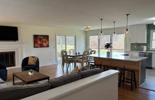 Massies Mill House | Scenic Country Retreat with Mountain Views and River Access