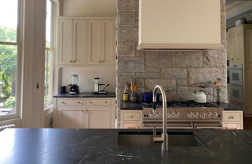Old Lyme House | Country Retreat with Pool abutting nature preserve & 5 min drive from CT beaches
