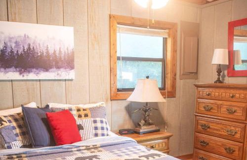 Clarkesville House | Explore Family-Friendly Country Ridge with Pet Welcome