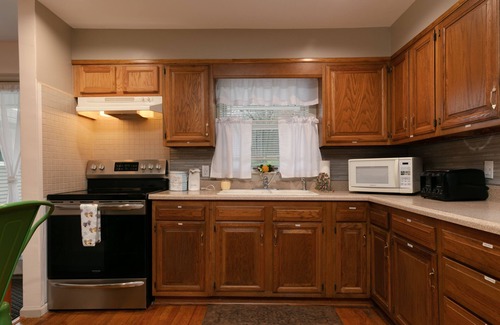 Town of Reading House | Tranquil Country Retreat with Spa and Family Amenities
