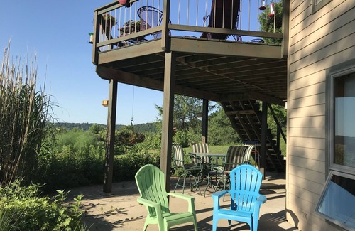 Decorah Condo | Peaceful Retreat Near Luther College and Decorah Attractions