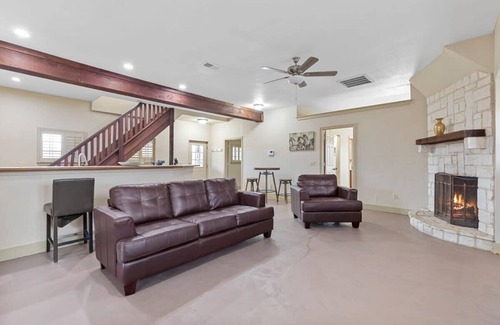 Weston House | Scenic Getaway at Melissa Ranch for Events & Gatherings