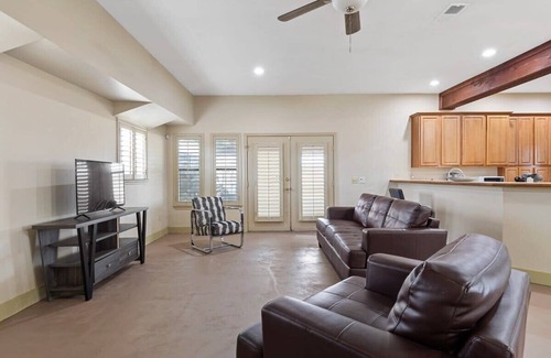 Weston House | Scenic Getaway at Melissa Ranch for Events & Gatherings