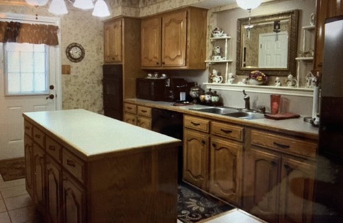 Channelview House | Inviting Country Retreat with Spacious Yard & Kitchen