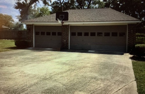 Channelview House | Inviting Country Retreat with Spacious Yard & Kitchen