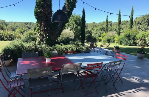 Grans Villa | Inviting Country Villa with Pool and Expansive Garden