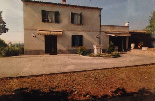 Corridonia Villa | Relaxing Country Villa Rentals with Spa and Hot Tub Amenities
