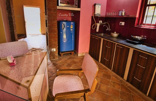 Ilam Bazar Villa | Modern Country Villa in Santiniketan - Family-Friendly Stay