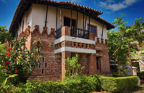 Ilam Bazar Villa | Modern Country Villa in Santiniketan - Family-Friendly Stay