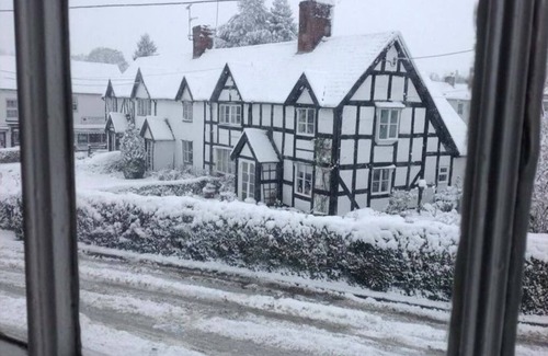 Berriew Apartment | Cozy Country Village Apartment near Welshpool in Berriew