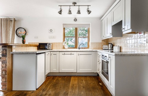 Cymau Cottage | Inviting Countryside Coach House Near Chester – Child Friendly