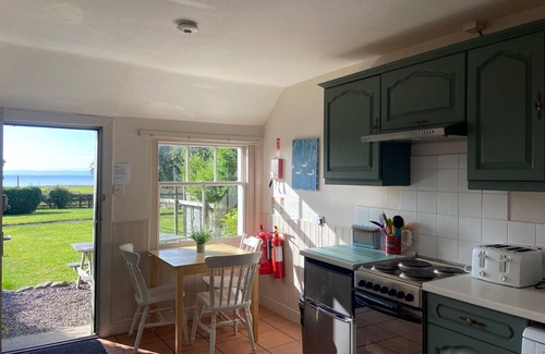 Anstruther Cottage | Charming Countryside Cottage in Crail with Breakfast Included