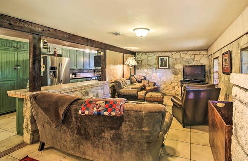 Wetmore Cottage | Tranquil Countryside Cottage: 10/10 Rating Near San Antonio