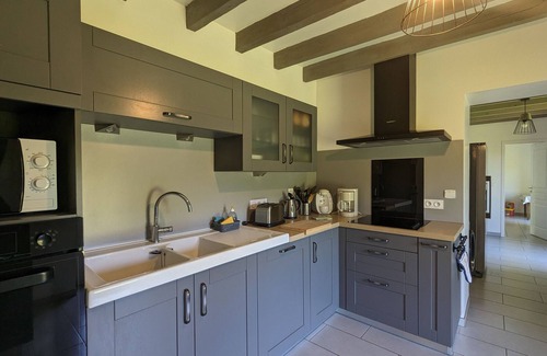 Pouligny-Notre-Dame Cottage | Cozy Gite Pouligny-Notre-Dame: Family-Friendly Retreat