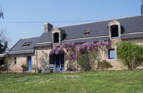 Pluguffan Cottage | Idyllic Countryside Gite Near the Sea in Southern Finistère